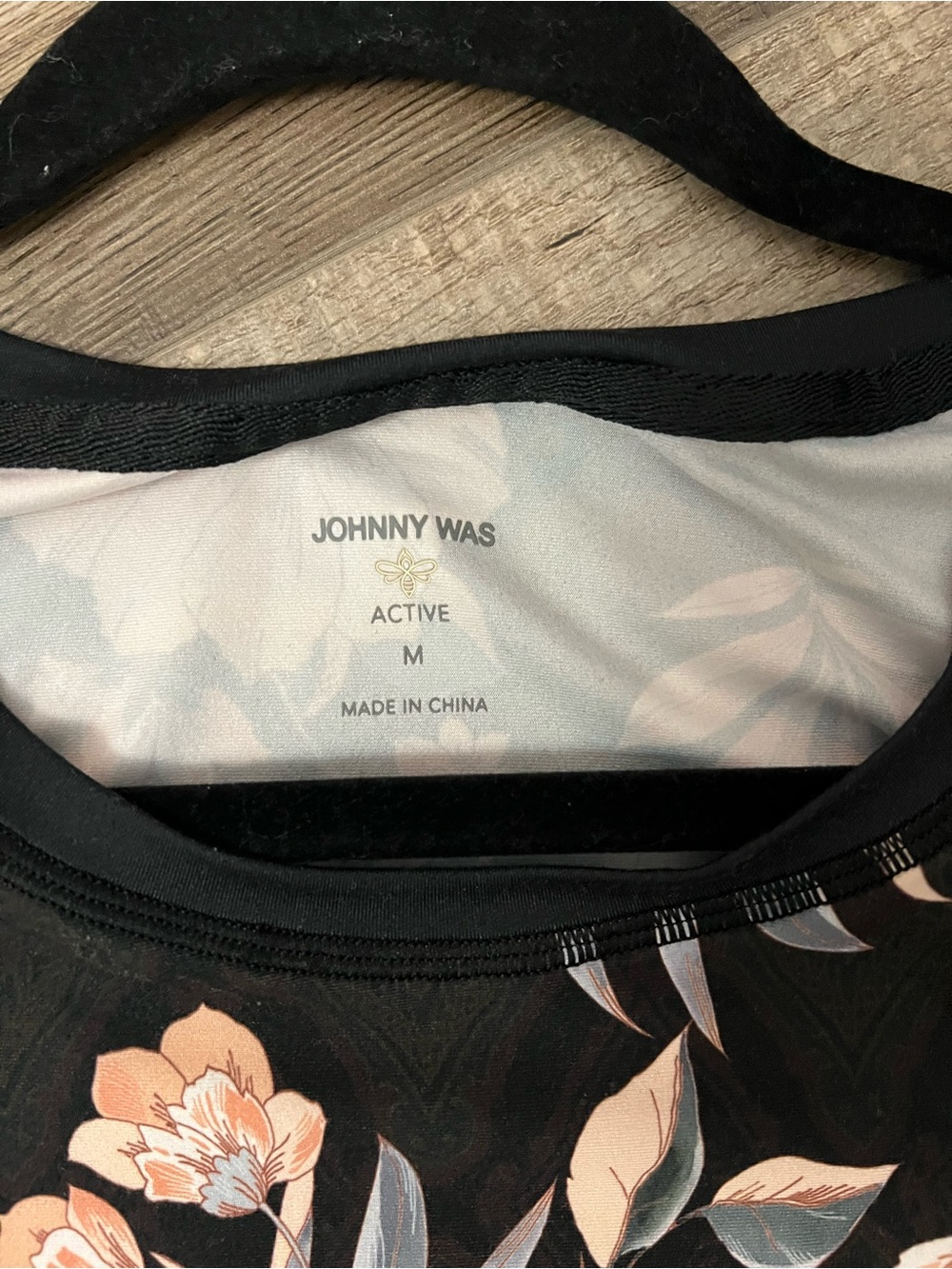 Johnny Was Black Long-Sleeve Floral Tee with Peach Accents Sz M EUC - Picture 6 of 7